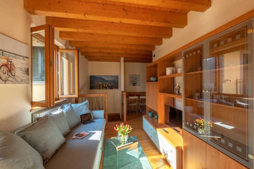 Happy Guest Apartments - Feel The Lake Riva di Solto Exteriör bild