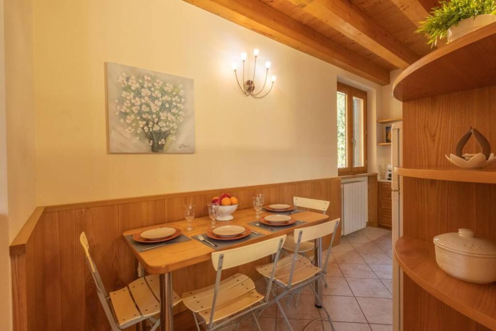 Happy Guest Apartments - Feel The Lake Riva di Solto Exteriör bild