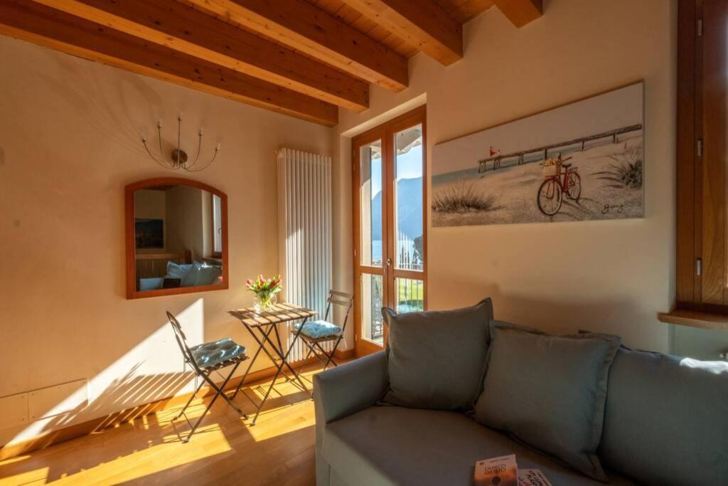 Happy Guest Apartments - Feel The Lake Riva di Solto Exteriör bild